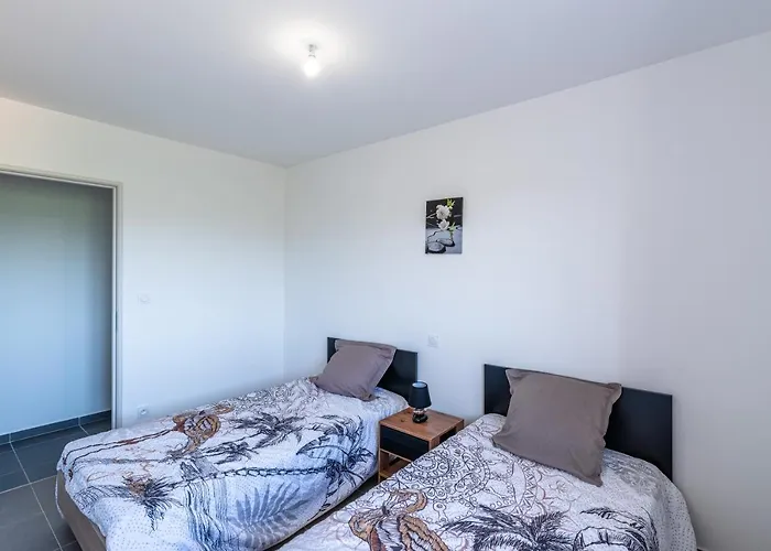 Apartment Les Terres Rouges