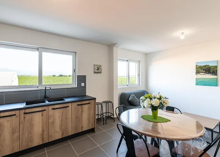 Les Terres Rouges Apartment