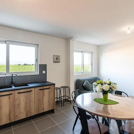 Les Terres Rouges Apartment